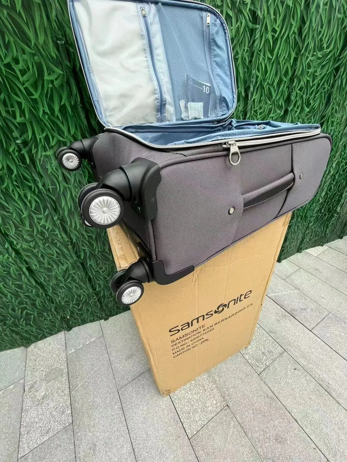 Samsonite Maybole 4 Wheels soft spinner